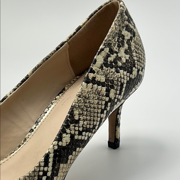 New Tahari Sofiya Kitten Heel Pumps 9 Snakeskin Pointy Toe Beige Black Classic - Picture 11 of 16